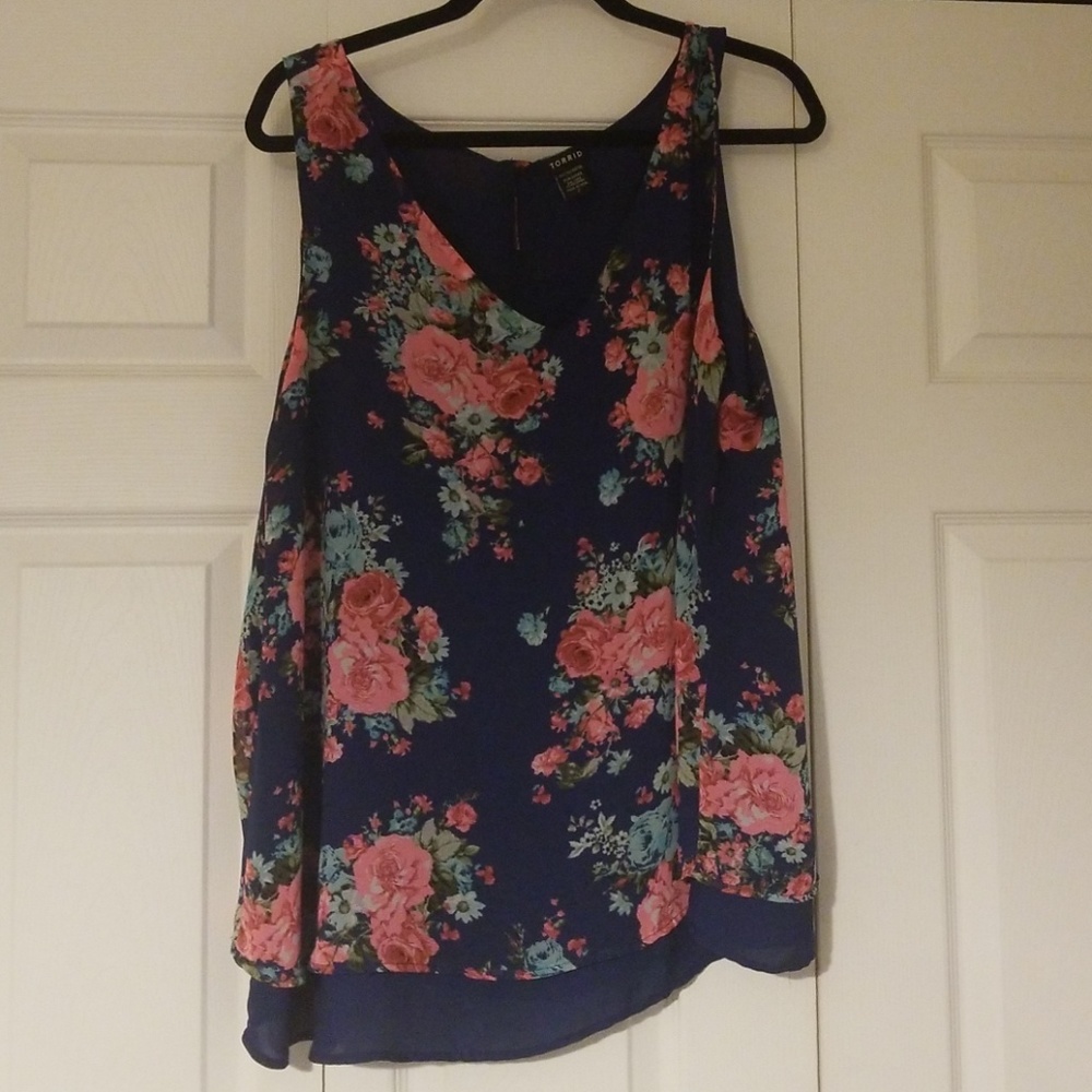 Torrid floral sleeveless blouse sz 2